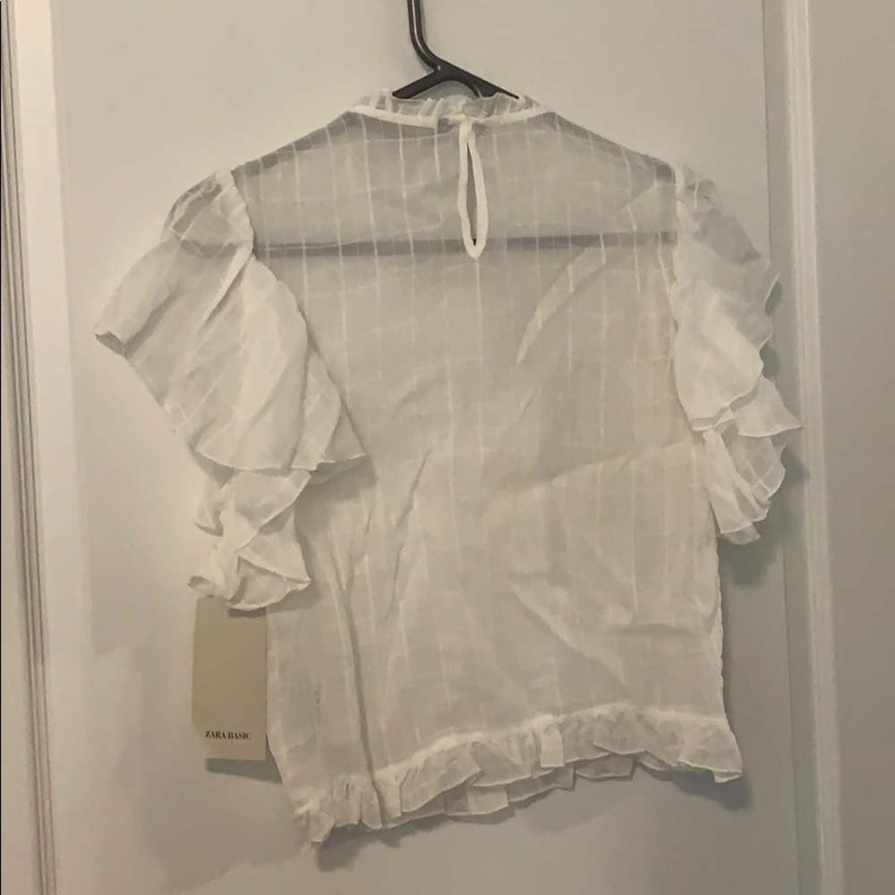 White blouse - Picture 4 of 6